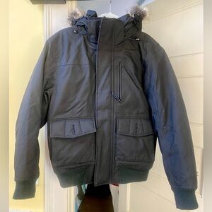 Lands End Men's Small Black Hooded Puffer Jacket with Faux Fur Trim